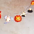 Lights4fun 16er LED Safari Lichterkette mit Filz Motiven Kinderzimmer Timer Batteriebetrieb LED Nachtlicht Kinder