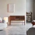 Konsole Isaure aus massivem Nussbaumholz und Premium-Terrazzo